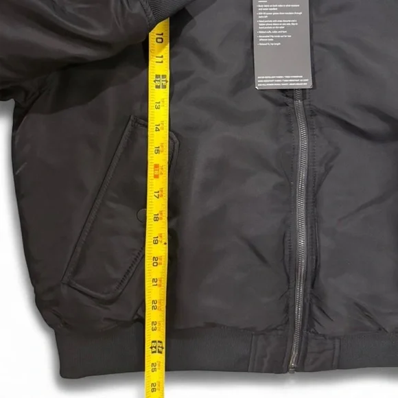 NWT Men's Lululemon Black Quilted Reversible Down Puffer Jacket Size Large - Picture 7 of 9